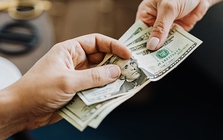 3 sai lầm chí mạng khi cho người khác vay tiền: Số 2 nguy hiểm nhất, có thể khiến bạn "tán gia bại sản"