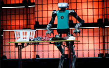 5 triệu robot với chi phí 2 USD/giờ sắp đặt dấu chấm hết cho nhân công giá rẻ trong nhà máy, làm 8 tiếng/ngày, không nghỉ ốm hay đòi tăng lương