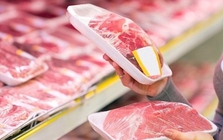Thịt đóng khay nhìn giống nhau, nhưng người làm siêu thị chỉ chọn 1 kiểu