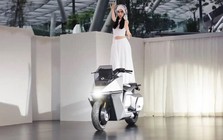 Xe máy điện tự cân bằng đầu tiên trên thế giới được sản xuất hàng loạt