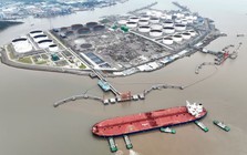 Tăng tích trữ dầu thô rồi "găm' lại không dùng - nước cờ khó đoán của Trung Quốc