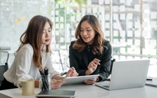 Mừng cưới đồng nghiệp 7 triệu đồng nhưng nhận lại quà là chiếc cốc cũ, tôi cắt đứt quan hệ: 6 tháng sau hối hận vì lý do không ngờ