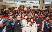 Chi Pu ra thông báo nóng về quán phở ở Trung Quốc