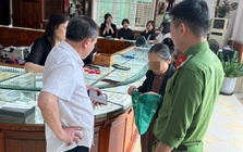 Cụ bà ở Nghệ An mang 19 chỉ vàng đi bán để chứng minh tài sản 'sạch'