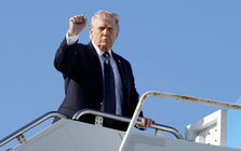 Ông Trump thương tiếc lính Mỹ tử trận, chiến dịch tấn công Iran có thể dài 4 tuần