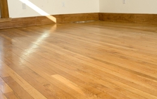 Lý do sàn gỗ mới lát đã bị phồng và cách xử lý