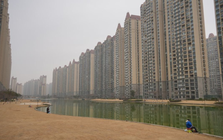 Chuyện lạ ở nền kinh tế số 2 thế giới: Gần 2 triệu người trẻ ‘biến mất’ khỏi thủ đô, đổ xô tìm nơi giá nhà rẻ hơn ô tô để ‘nghỉ hưu non’