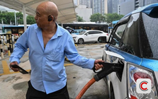 Khủng hoảng sinh kế 7,5 triệu tài xế công nghệ tại một quốc gia châu Á: Làm 14 tiếng/ngày chỉ để kiếm 10 triệu đồng/tháng, ế khách phải đánh bài giết thời gian