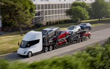 15.000 xe tải điện Tesla sắp được tung ra thị trường, giá rẻ hơn 100.000 USD so với nhiều đối thủ, đi được 800 km/sạc: Elon Musk đang toan tính gì?