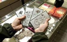 Giá bạc rơi thẳng đứng