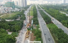 Hà Nội cho phép xe lưu thông vào làn khẩn cấp đại lộ Thăng Long