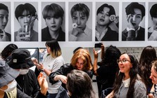 "Cỗ máy in tiền" BTS tái xuất: Một tiếng biểu diễn tại Seoul khiến cả thế giới đổ dồn túi tiền về Hàn Quốc, chính phủ nâng mức cảnh báo khủng bố