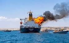 Đưa ra quyết định chấn động tại eo biển Hormuz, Iran làm “rung chuyển” hệ thống giúp Mỹ thống trị tài chính toàn cầu trong hơn 70 năm qua