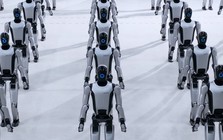 Jensen Huang thừa nhận Trung Quốc dẫn đầu robotics, NVIDIA đặt cược vào Physical AI