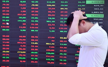 "Đánh rơi" gần 300 điểm từ đỉnh, VN-Index còn giảm đến bao giờ?