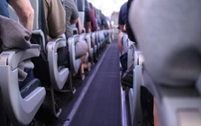 Tỉnh giấc giữa chuyến bay của hàng không Trung Quốc, người phụ nữ bất ngờ với những gì mình chứng kiến