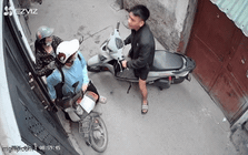 Nam thanh niên tạt đầu xe, tát tới tấp cô gái trẻ trong ngõ Hà Nội: Hé lộ mối quan hệ giữa hai bên khiến nhiều người ngỡ ngàng