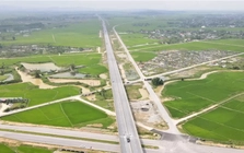 Cao tốc Bắc Nam qua Hà Tĩnh bị hỏng khe co giãn