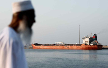 Chưa từng có: Một tàu "bị tháo dỡ" từ nhiều năm trước vừa 'trót lọt' đi qua Eo biển Hormuz, không ai biết đang chở dầu hay khí đốt