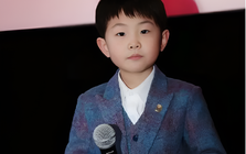 “Thần đồng nhí” 3 tuổi lên sóng truyền hình Trung ương, kiếm hàng triệu nhân dân tệ mỗi năm, nhưng tuổi thơ đánh đổi bằng sự lạc lối