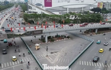 Rào chắn tại nút giao Cổ Linh để phục vụ dự án thi công hầm chui