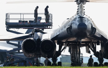 Có 40 căn cứ quân sự và 80.000 lính Mỹ đóng quân, nơi này đã âm thầm hỗ trợ Washington trong cuộc chiến với Iran như thế nào dù bị ông Trump chỉ trích?