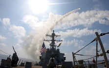 Một thứ biến mất vĩnh viễn sau mỗi quả tên lửa bắn ra: Xung đột với Iran làm lộ 'nút thắt cổ chai' của Mỹ