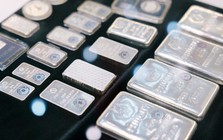 Ngược chiều giá dầu, giá bạc bật tăng mạnh