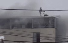 Người đàn ông kể giây phút bắc thang cứu 7 người trong vụ cháy ở Hà Nội: "Rất nguy hiểm nhưng tôi nghĩ phải cố gắng hết sức"