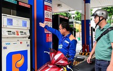 Giá xăng giảm hơn 3.800 đồng/lít