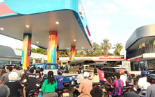 Nước láng giềng Việt Nam thu nhập bình quân 5 triệu đồng/tháng, nay giá xăng tăng top đầu thế giới