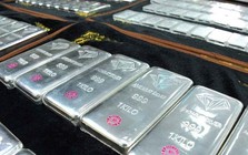 Giá bạc thỏi đồng loạt giảm hơn 3 triệu đồng/kg
