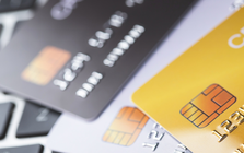 "Giả vờ" hủy thẻ tín dụng của ngân hàng