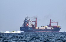 Khóa cứng eo biển Hormuz khiến Trung Đông 'tê liệt', Iran 'ung dung' xuất khẩu dầu - thu 139 triệu USD/ngày