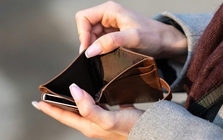 Nghiên cứu 7.676 người suốt 4 năm chỉ ra: THIẾU TIỀN khiến bạn già thêm 5 tháng mỗi năm!