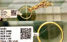 Túi xách màu nâu xuất hiện trước cửa nhà, người phụ nữ Phú Thọ lập tức báo công an