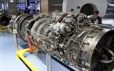 Thế giới ráo riết săn lùng, đơn đặt hàng bị nợ đến 2030: Trung Quốc tưởng lép vế hóa ra ung dung hưởng lợi