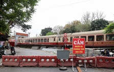 Cấm xe máy, người đi bộ qua cầu Long Biên 60 ngày để sửa chữa