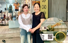Phát hiện 2 nhẫn tròn, dây chuyền vàng 9999 trước cửa nhà, cụ bà SN 1957 trình báo công an truy tìm