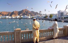 Vì sao Iran nã tên lửa vào tất cả các nước vùng Vịnh trừ “Thụy Sĩ của Trung Đông”?