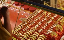 Trưa 30/3: Giá vàng SJC, vàng nhẫn trơn đảo chiều tăng 1,5 triệu đồng/lượng