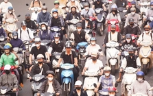 Đường phố Hà Nội ùn tắc khắp nơi sáng đầu tuần