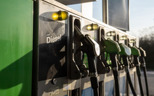 Đang trên đường tới châu Âu, loạt tàu chở 1,2 triệu thùng dầu đột ngột chuyển hướng giữa biển: 'Lục địa già' chuẩn bị đón tin xấu