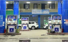 Một cửa hàng xăng dầu ở Hà Nội treo biển hết hàng, bất ngờ với lý do