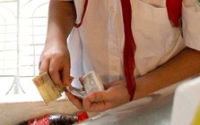 Con ăn trộm 700 nghìn đồng, hành động của người mẹ mang lợi suốt đời cho cuộc đời con