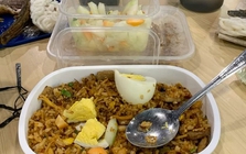 Bác sĩ cảnh báo: Hạt vi nhựa có thể "chất đầy" não nếu làm việc này khi ăn, rất quen với dân văn phòng