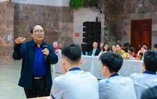 Nhà thơ Trần Đăng Khoa đánh thức trái tim của trẻ nghiện game: "Mẹ không cần một thiên tài ảo, mẹ cần một đứa con tử tế"