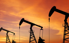 Sự kiện điên rồ chưa từng có của thị trường năng lượng: 6 năm trước, giá dầu âm, người bán phải trả tiền để đẩy dầu đi