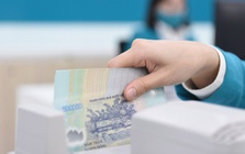 Một loạt ngân hàng giảm lãi suất tiền gửi ngay sau cuộc họp với Thống đốc Phạm Đức Ấn