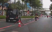 Hiện trường vụ cụ ông tử vong sau va chạm với Mercedes G63 trên phố Hà Nội